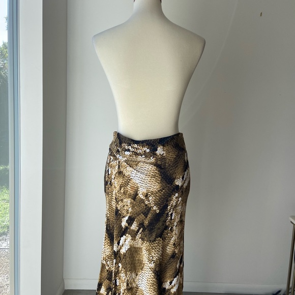 2 piece cool, unique & special Yigal Azrouel snake/sequin print skirt & top. - Picture 3 of 10